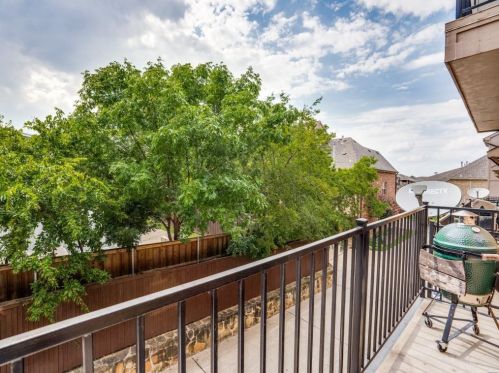 4233 Haskell Dr, Carrollton TX 75010-4280 exterior