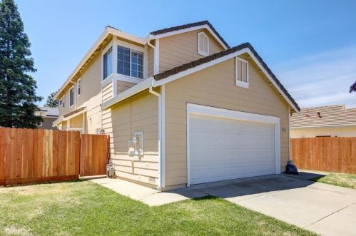 5200 Marble Creek Ct, Elk Grove, CA 95758-5614