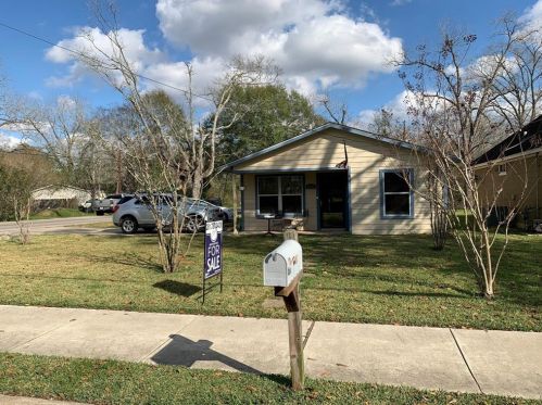 400 Booker T Washington St, Conroe TX  77301-3811 exterior