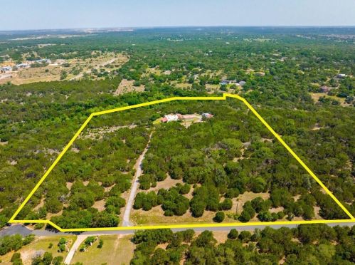 20105 Lake Pkwy, Georgetown, TX 78628-9512
