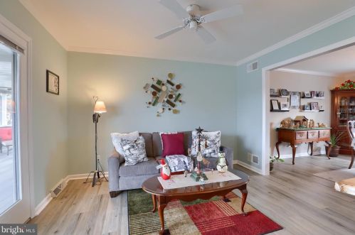 15 Rosewood Dr, Lancaster PA  17603-9329 exterior