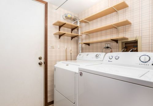 544 Willowcreek Ct, Willowbrook IL  exterior