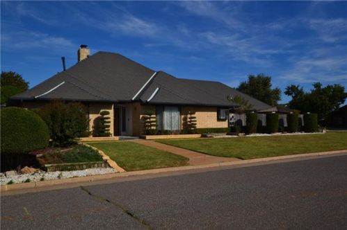 9900 Sudbury Rd, Yukon, OK 73099-7942