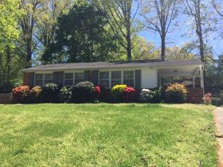 3224 Pinecrest Dr, Raleigh NC  27609-7437 exterior