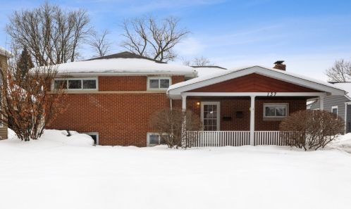 137 Ann St, Willowbrook, IL 60514-1401