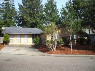 2261 19th St, Florence, OR 97439-9731