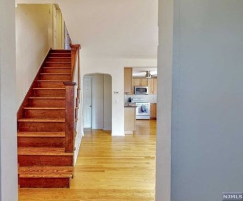 133 Catherine Ave, Mahwah, NJ 07430-1150