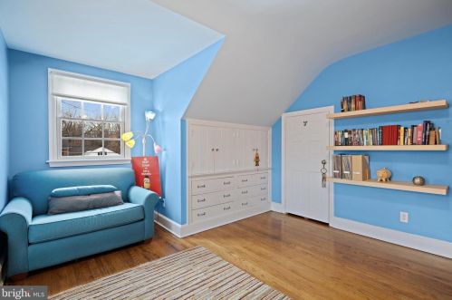 69 Laurel Rd, Princeton NJ 08540-2708 exterior