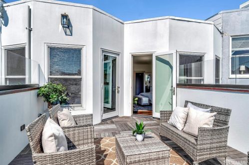 2255 Clay St, San Francisco CA  94115-1929 exterior