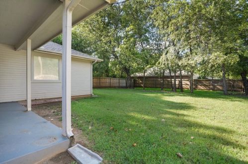 6837 Beaty St, Fort Worth TX  76112-6704 exterior