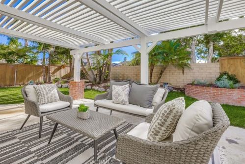5812 Carbeck Dr, Huntington Beach CA  92648-1009 exterior