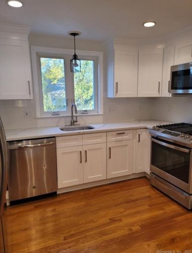 11 Senga Rd, Norwalk, CT 06854-2520