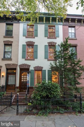 2126 Green St, Philadelphia, PA 19130-3111