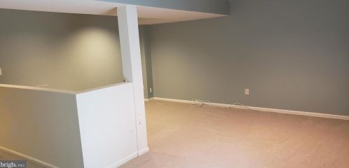 5710 Walnut Wood Ln, Springfield VA  22015-2709 exterior