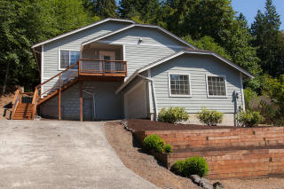 21 Little Strawberry Ln, Bellingham, WA 98229-7813