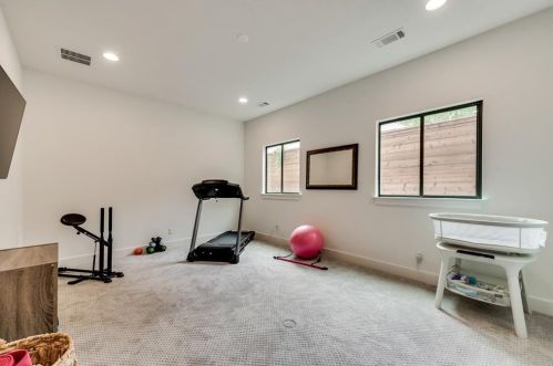 8518 Glencrest Ln, Dallas TX  75209-2632 exterior