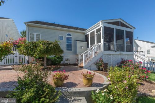 9803 Dutch Gap Dr, Fredericksburg, VA 22407-9353