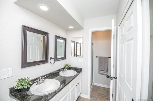 6297 Niagara Ct, Englewood CO 80112-1011 exterior