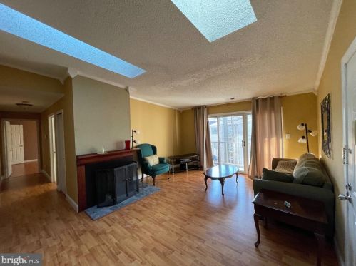 12 Willow Ct, Trenton NJ  08619-4619 exterior