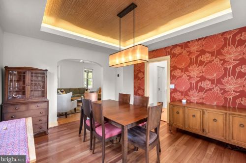 800 Easley St, Silver Spring MD 20910-4587 exterior