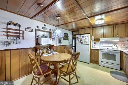 268 Mahanoy Valley Rd, Duncannon, PA 17020-8916