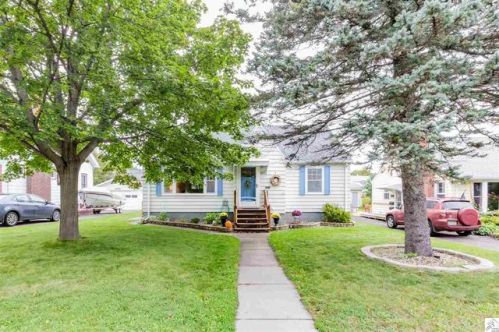 4321 Gladstone St, Duluth, MN 55804-1926