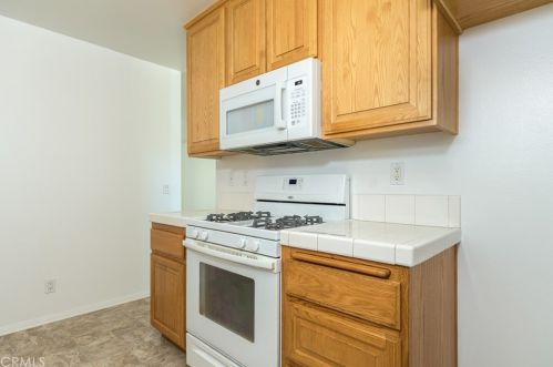 2373 Heather St, Simi Valley CA 93065-2618 exterior