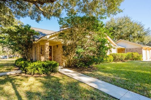 1808 Laurel Oaks Dr, Richmond, TX 77469-4837