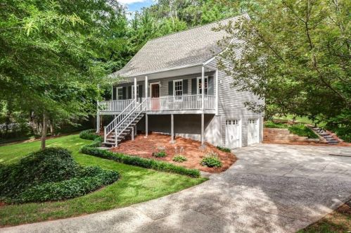 3375 Holliglen Dr, Marietta, GA 30062-1141
