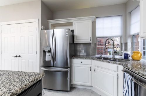 2124 Larkspur Dr, Carrollton TX 75010-4040 exterior