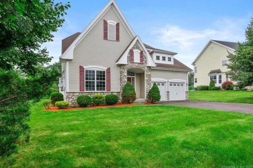 3 Colonial Ct, Waterbury, CT 06762-3344