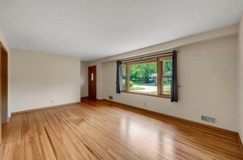 3932 Homewood Ave, Saint Paul MN  55110-4507 exterior