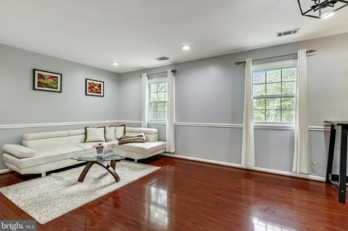 9270 Sprucewood Rd, Springfield VA  22015-3559 exterior