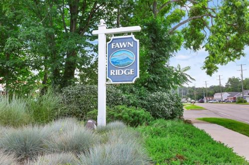 48 Fawn Ridge Ln, Wilton CT  06897-4435 exterior