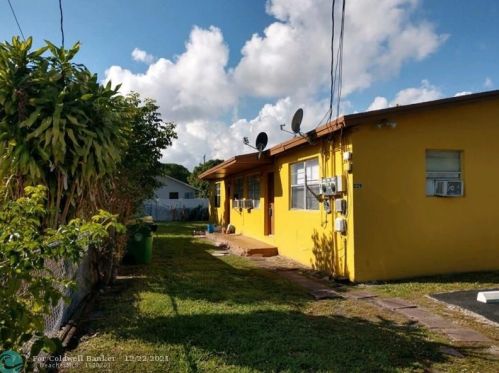 229 4th Ave, Dania Beach, FL 33004-2723