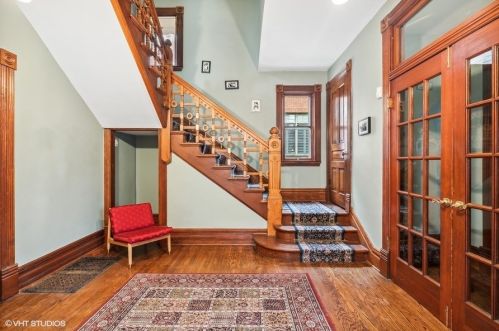 115 Euclid Ave, Oak Park, IL 60301-1426