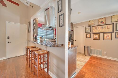 2742 Gleason Ct, Riverside CA  92506-4325 exterior