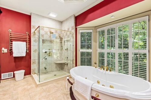 250 Cameron Ridge Dr, Atlanta GA  30328-4709 exterior