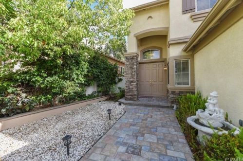 8774 Banner Ridge Dr, Anaheim, CA 92808-1665