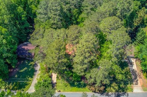 4557 Town Crier Rd, Lilburn, GA 30047-4147