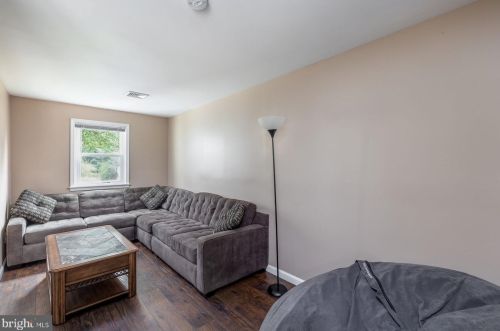 15 Delaware Ave, Trenton NJ  08628-2002 exterior