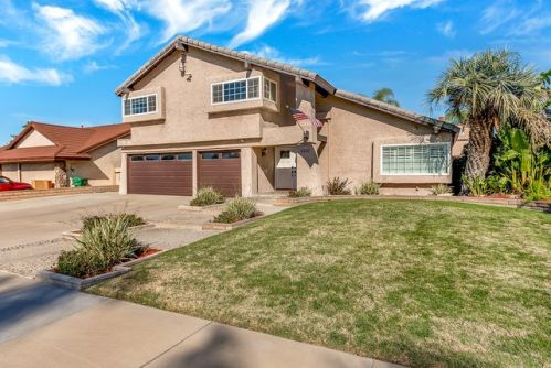 6666 Burke Ct, Chino, CA 91710-3815