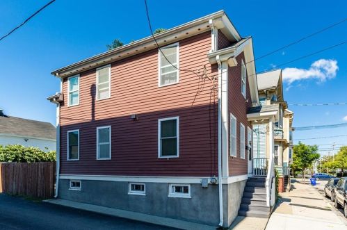 319 Plain St, Providence, RI 02905-2239