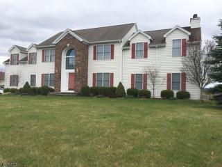 24 Cambridge Rd, Lafayette, NJ 07848-3025