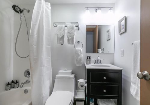 3069 Silver Strike, Truckee CA  96161-4207 exterior