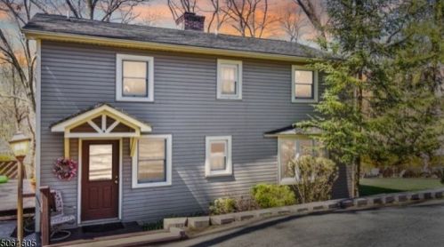 64 Park Rd, Sparta, NJ 07871-2023