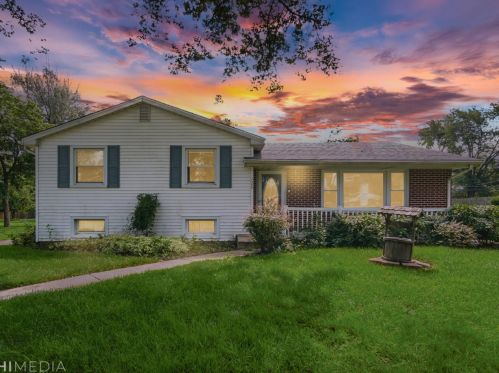 120 Roberts Rd, Mokena, IL 60451-1922