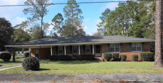 1627 Windsor Dr, Waycross, GA 31501-4175