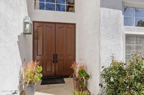 27353 Park Vista Rd, Calabasas, CA 91301-3640
