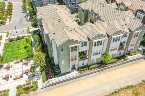 1577 Canal St, Milpitas, CA 95035-9069